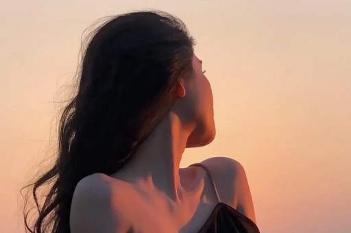 “鸡排哥”人设崩塌彻底跨界