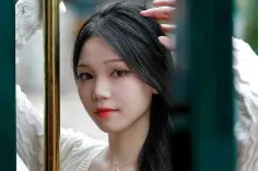 一天3个瓜！女星被大佬操控、顶流恋情曝光杨颖被牵连 个个大瓜