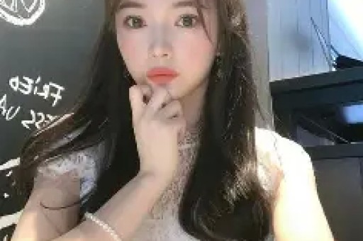 吃瓜看透本质：霍家不辟谣并非默认婚讯霍震霆表态暗藏两层深意