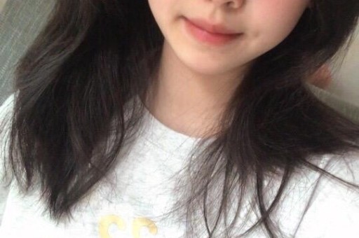 大瓜！曝某95后顶流女星自称是合作男演员的女友对方受不了死缠烂打拉黑了她